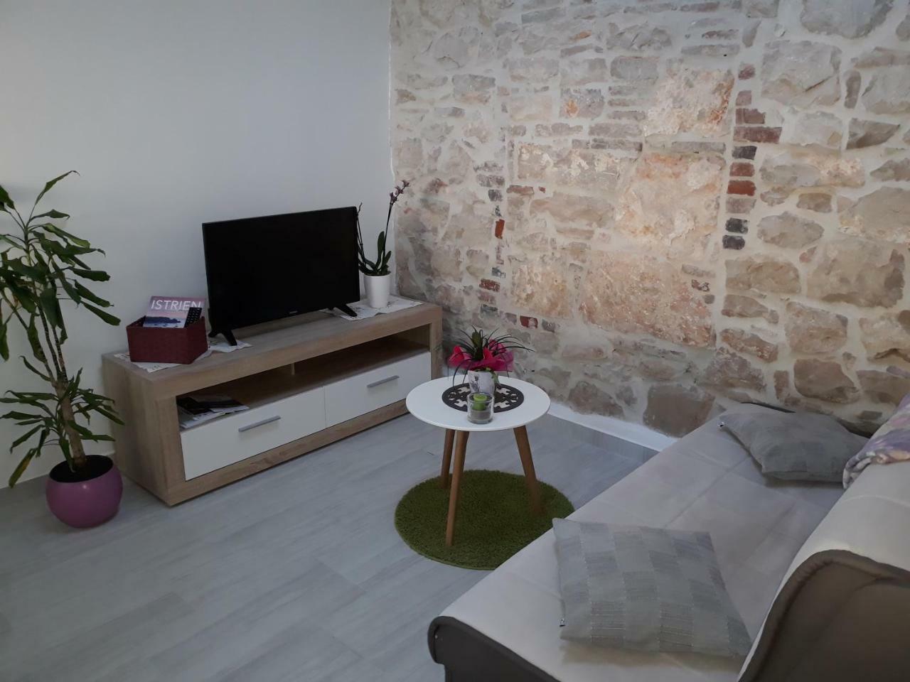 Amalia Apartment Umag Exterior photo